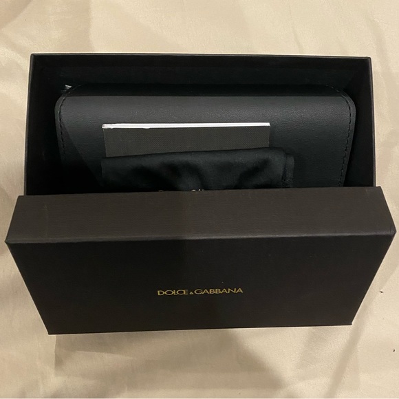 NIB Dolce & Gabbana white Sunglasses with Black Graffiti - Picture 7 of 8